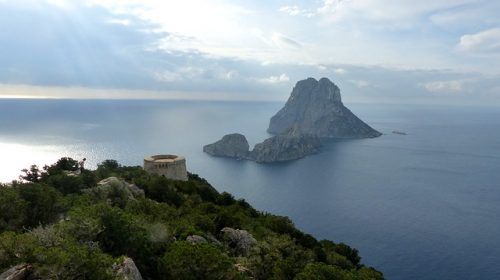 Ibiza, paradisul petrecăreților... dar nu numai - travelandbeauty.ro