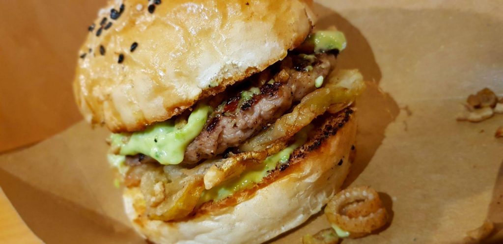 Food Stuff: Secretele unui burger cosmopolit - travelandbeauty.ro