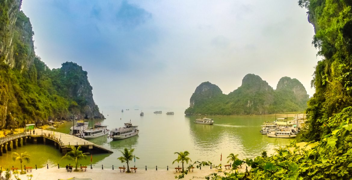 Crozieră în Golful Ha Long, Vietnam - travelandbeauty.ro