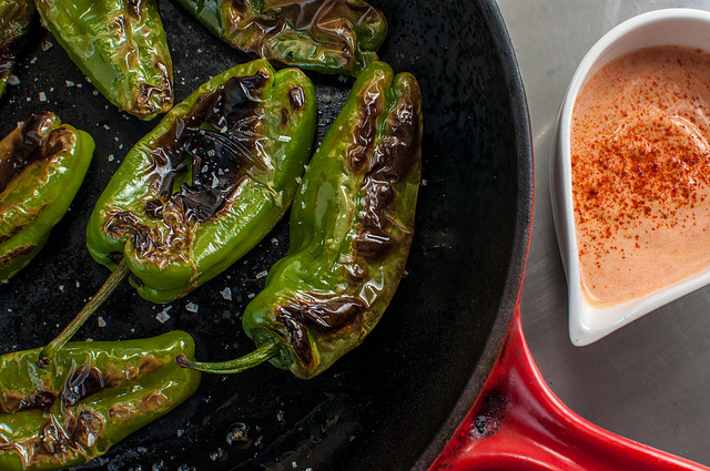 Pimientos de Padron! Ole! - travelandbeauty.ro